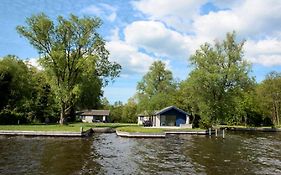 Bungalow Op Eiland
